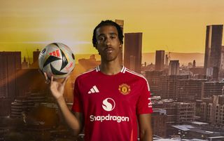 Manchester United signing, Leny Yoro